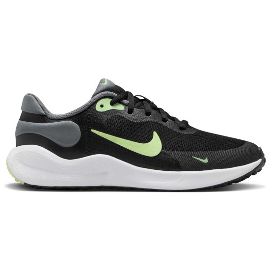 Nike Revolution 7